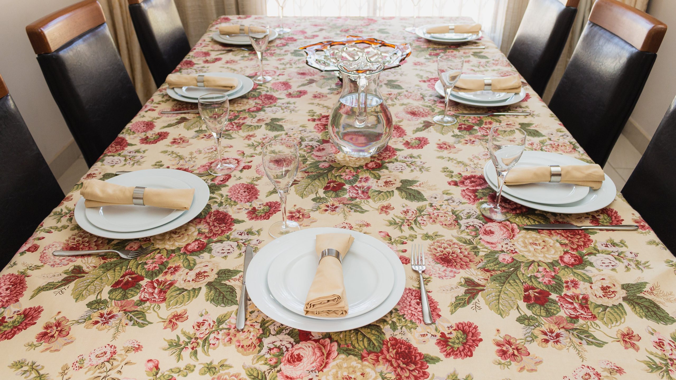 Tablecloth Antique Floral - Image 2
